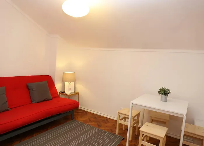White Cosy Apartment