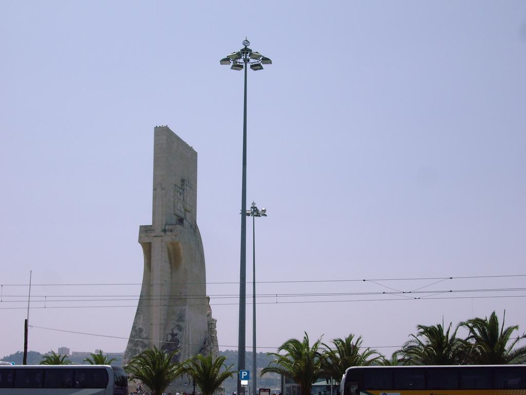 Residencial Camoes 2*