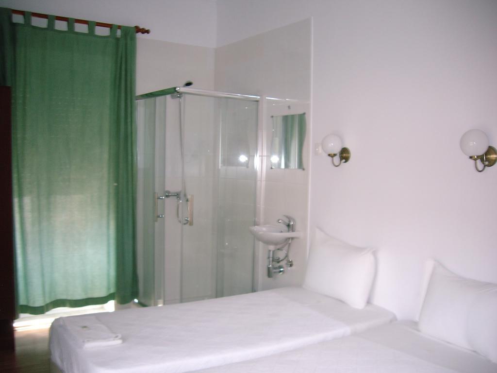 Residencial Camoes 2*
