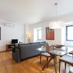 Feels Like Home Liberdade Contemporary Flat