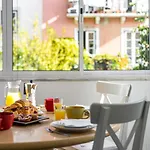 Sunny Apartment In The Heart Of Principe Real