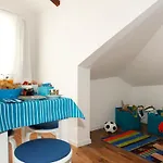 Best Terrace River View Apt in Alfama