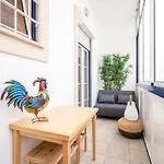 Beautiful Apartment Near The Center Of Lisbon