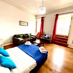 Classic Chiado 1 - Central Guest House Room With Shared Bathroom
