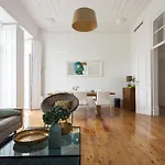 Rato Luxurious By Homing