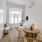 Casa Boma Lisboa - Design Apartment With Private Vegetal Terrace - Lapa VII