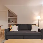 Santos Gem III - Central Space In Trendy Neighborhood