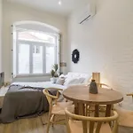 Casa Boma Lisboa - Design Apartment With Private Vegetal Terrace - Lapa VII
