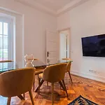 Magnificent 4Bdr Apartment In Lisbon By Lovelystay