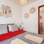 Lov\'Alfama, At Home In Lisbon