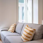 Amaro II - Sleek 2 Bedroom Apartment In Alcantara