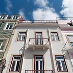 Amaro II - Sleek 2 Bedroom Apartment In Alcantara
