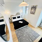 Lisbon Pink House II Beautiful 2 Bedroom Flat In City Center