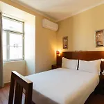 Grande Pensao Residencial Alcobia