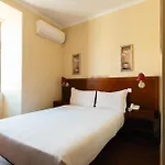 Grande Pensao Residencial Alcobia