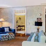 Pool & Garden Apt In The Heart Of Lisbon