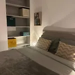Stylish Renovated Apartment In Chiado
