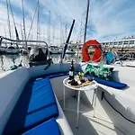 Bacus - Your Floating Hideaway In Lisbon