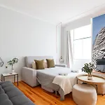 Pleasant Bedrooms In Shared House In The Center Of Lisbon Praca Da Figueira