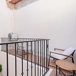 Newly Renovated 2Br Apartment With Ac & Terrace | By Airnest