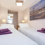 Principe Real 2 Bedrooms 2 Bathrooms, Air-Con, Wi-Fi, 1St Floor