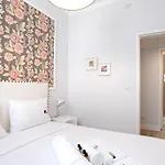 BmyGuest - Ambassador Boutique Apartment II