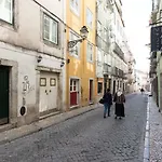 Feels Like Home Bairro Alto Central Apartment