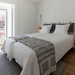 Feels Like Home Restauradores Luxus Flat