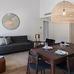 Feels Like Home Restauradores Luxus Flat
