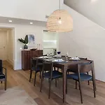 Feels Like Home Restauradores Luxus Flat