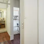 Love Inn Bairro Alto 3