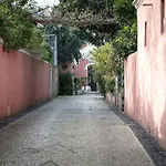 Lovelystay - Sunny Flat W/ Balcony Overseeing Graca And River