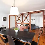 Feels Like Home Sé Apartment