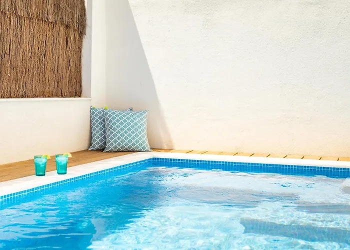 Ambassador Private Pool Suites
