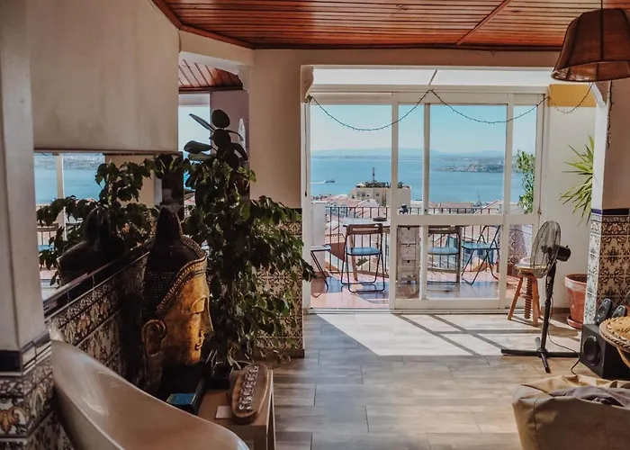 Olympo-Stunning Penthouse Views, Riverside Flat