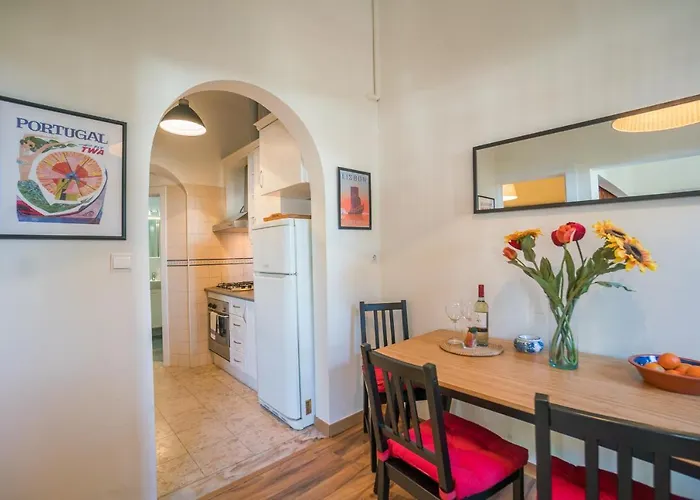 Traditional Vila Gomes - Lisbon\'S Oasis