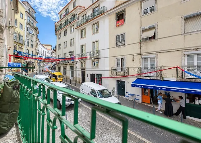 Inloveapartments - Alfama Balcony
