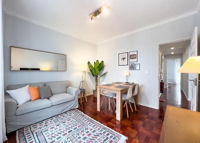 Olaias Lisbon 2Bed Near Metro