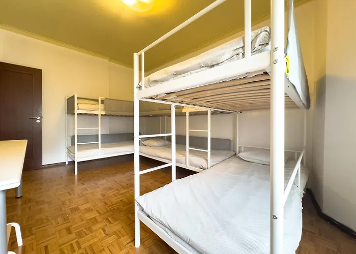 Six Bed