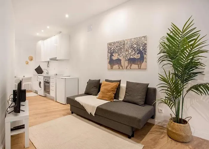 Ground Floor 2 Bedroom With Pool