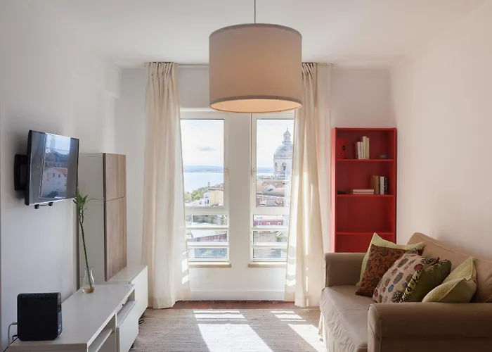 Flh Graca Apartment With View