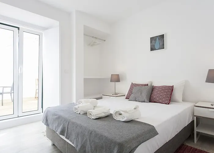 Castelo Picão Apartments