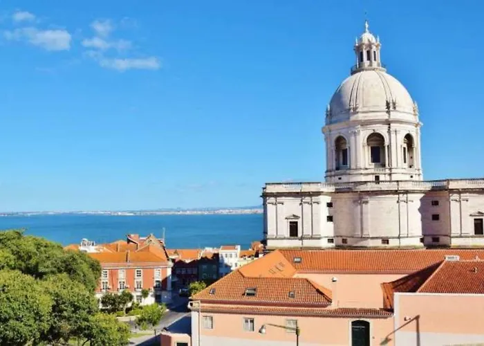Alfama Riverview Apartments