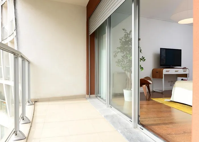 New Loft With Swimming Pool At Parque Das Nacoes!