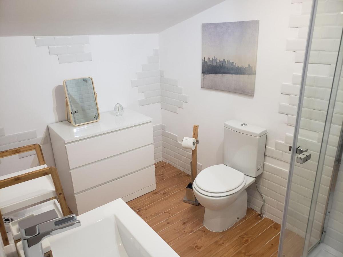 Room With Private Wc With Free Parking * Lisboa