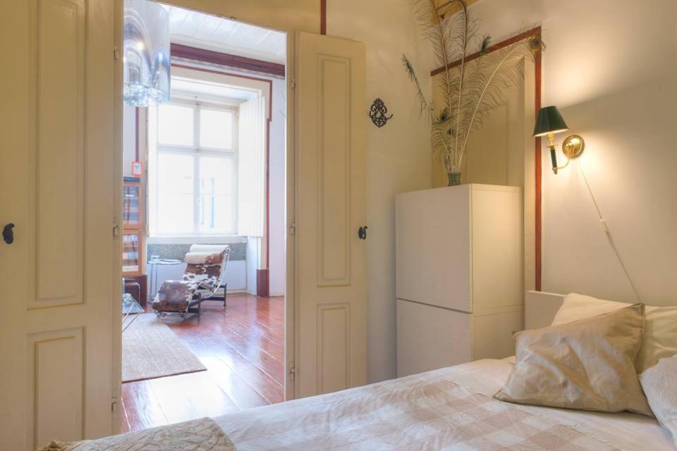 Brand New In Heart Of * Lissabon