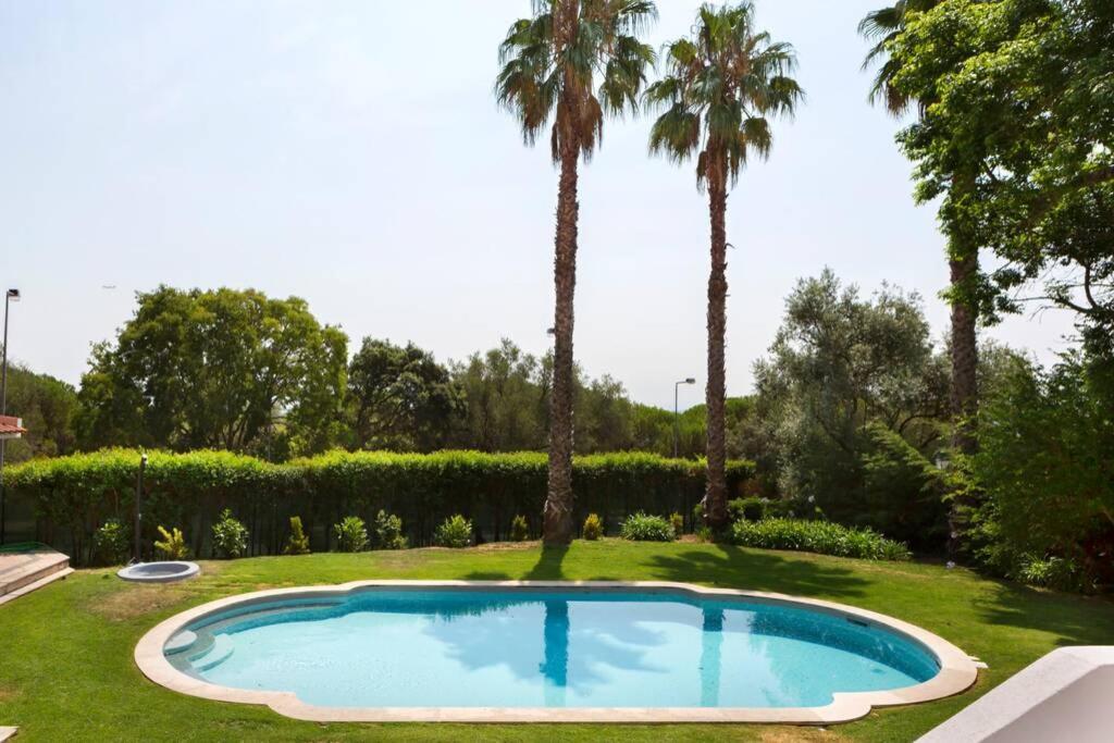 Amazing 4 Bedroom With Pool, View & Garden Villa