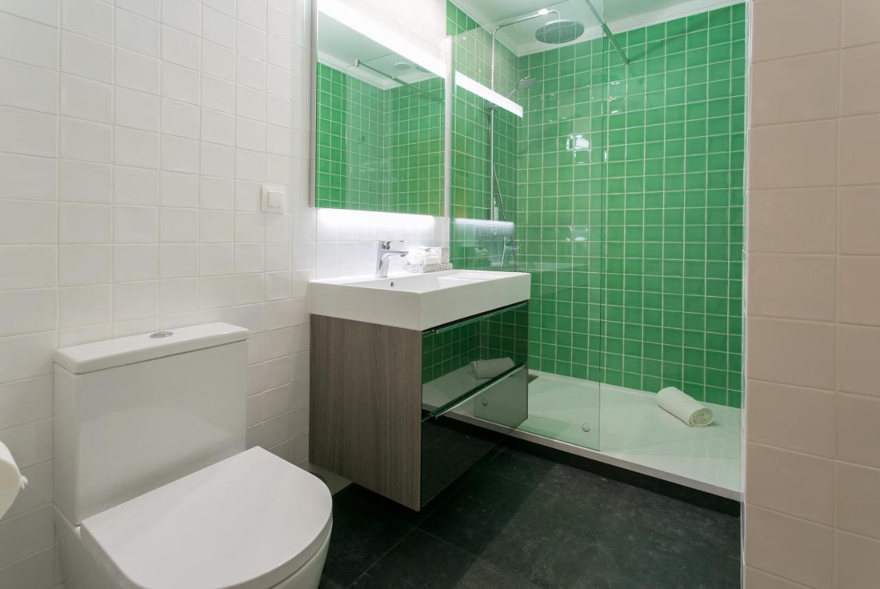 Luxury Retreat! 2 Suites, Balcony&views!! *