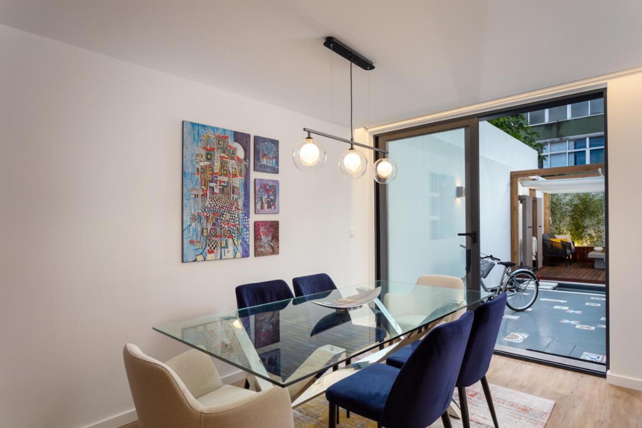 Stupendo- Two Rooms, Patio With Refreshing Pond-center-air Conditioning-free Park Appartement