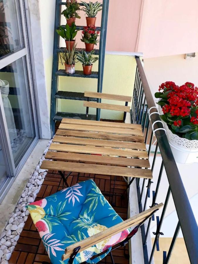 Comfortable With Balcony And Sea View In 50 M² Apartment Lissabon